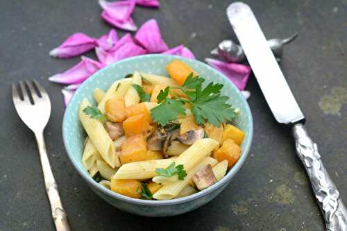 Penne à la courge bleue de Hongrie et aux champignons de Paris