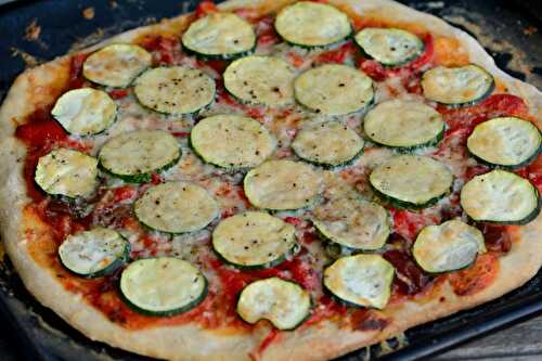 Pizza aux poivrons et à la courgette