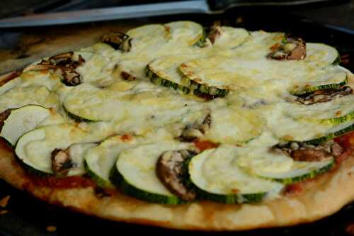 Pizza courgette champignons