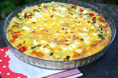 Pizza façon quiche à la courgette, au poivron et à la féta