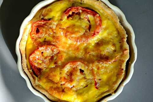 Quiche à la tapenade aux deux olives et aux tomates