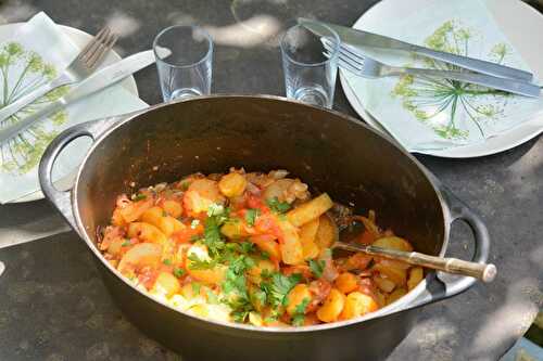 Ragoût aux pommes de terre, aux tomates et à la courgette