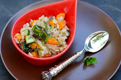 Riz pilaf épicé aux carottes et courgette