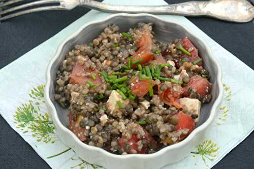 Salade de lentilles et boulghour à la tomate et à la féta