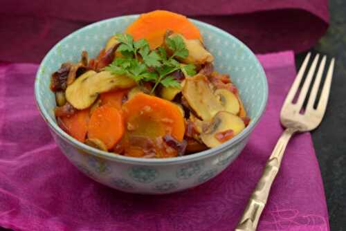 Sauté acidulé et épicé de carottes et de champignons