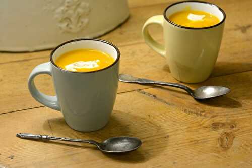 Soupe de courge « Bleue de Hongrie » et crème de chèvre épicée