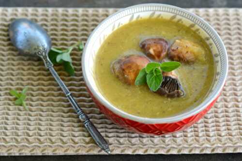 Soupe épicée à la courge Bleue de Hongrie et aux champignons