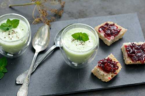 Soupe froide de concombre à la menthe