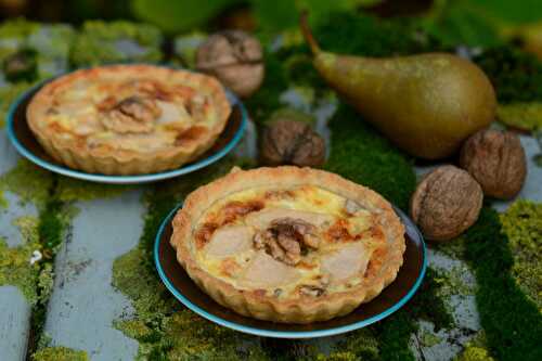 Tartelettes au roquefort, aux noix et à la poire