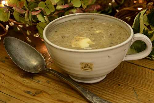 Velouté de champignons au curry et au fromage de chèvre