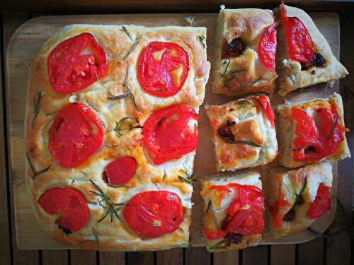 Focaccia aux 2 tomates et au romarin