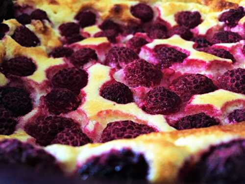 Gâteau au fromage blanc aux parfums de rose et de framboise