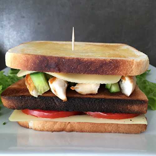 Sandwich club au poulet