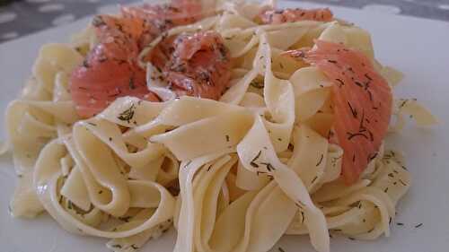 Tagliatelles au saumon fumé et à l'aneth