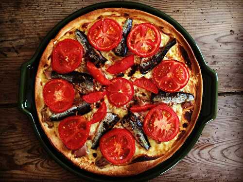 Tarte au thon, sardines et tomates