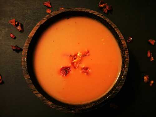 Velouté de tomates aux poivrons grillés