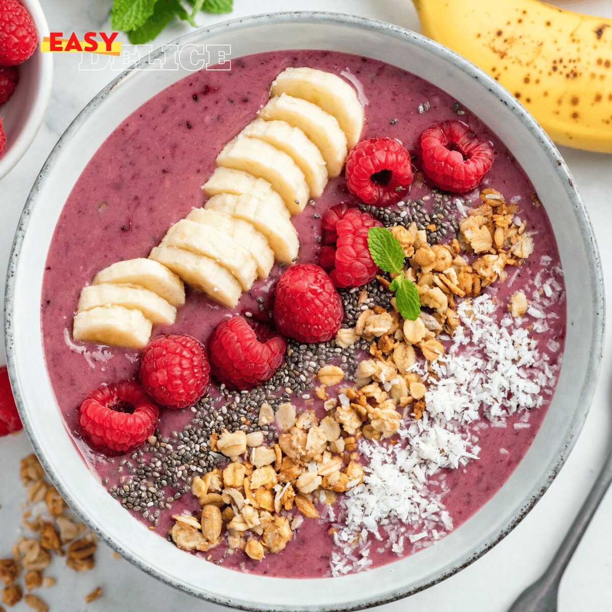 Smoothie Bowl aux Fruits Rouges