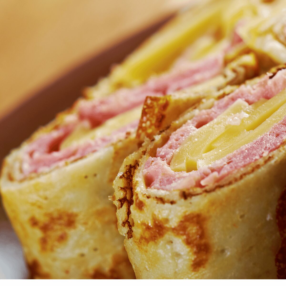 Recette de Crêpes au Jambon et Salade Verte de Cyril Lignac
