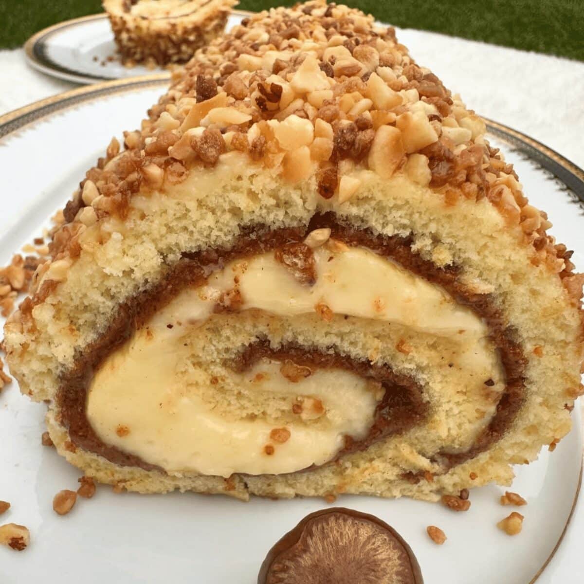 Bûche roulée noisette & citron – Recette de Cyril Lignac