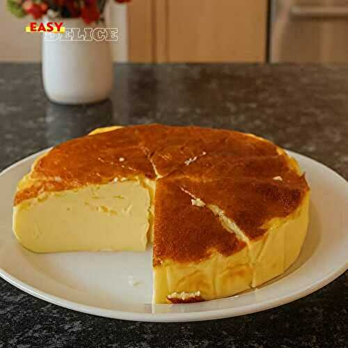 GÂTEAU AU YAOURT 3 INGRÉDIENTS (SANS FARINE, SANS BEURRE, SANS SUCRE)