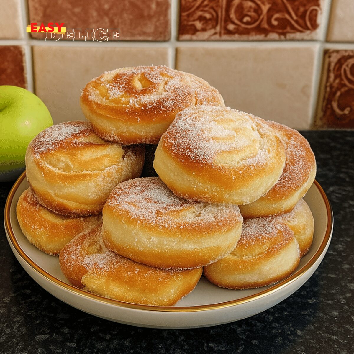 Rouleaux Frits Aux Pommes – Recette Maison Facile & Croustillante