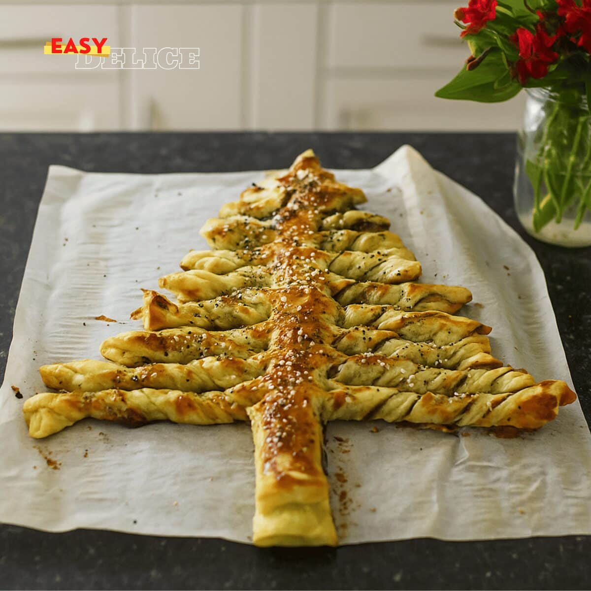 Sapin de Noël Feuilleté au Pesto et Tapenade