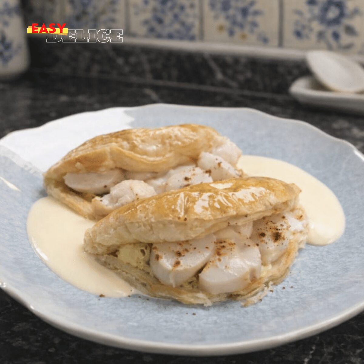 Feuilletés de Saint-Jacques et Sauce au Champagne : la Recette Festive de Cyril Lignac