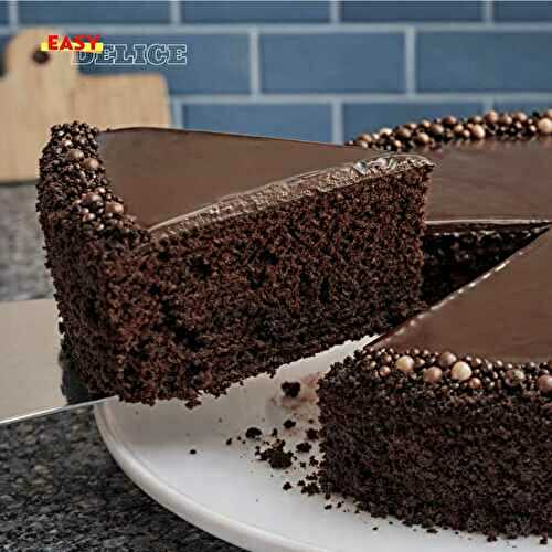 Gâteau au Chocolat Ultra Moelleux avec Glaçage Fondant