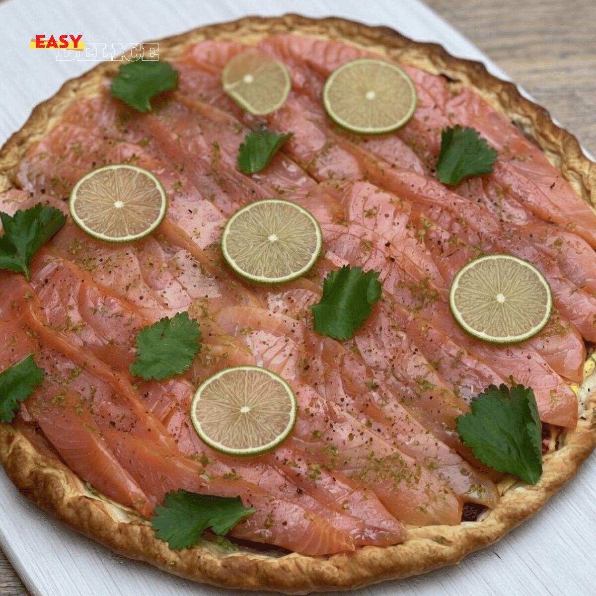 Tarte Feuilletée au Saumon Gravlax & Crème aux Herbes