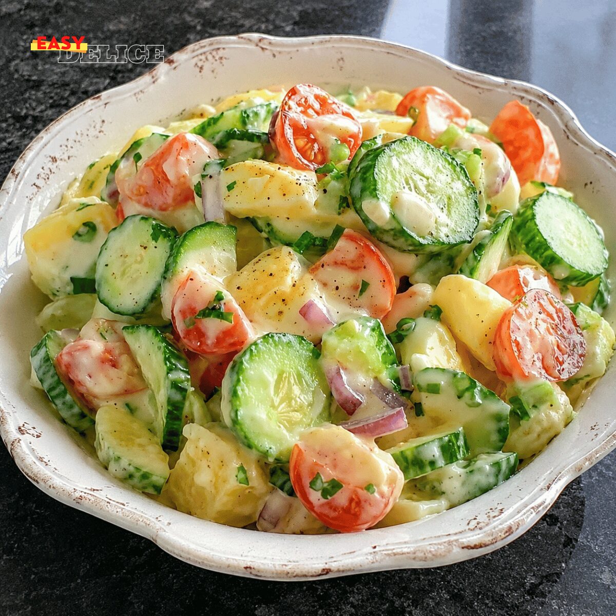 Salade de Concombres Sauce Spéciale — Fraîche, Crémeuse & Style Grand Restaurant
