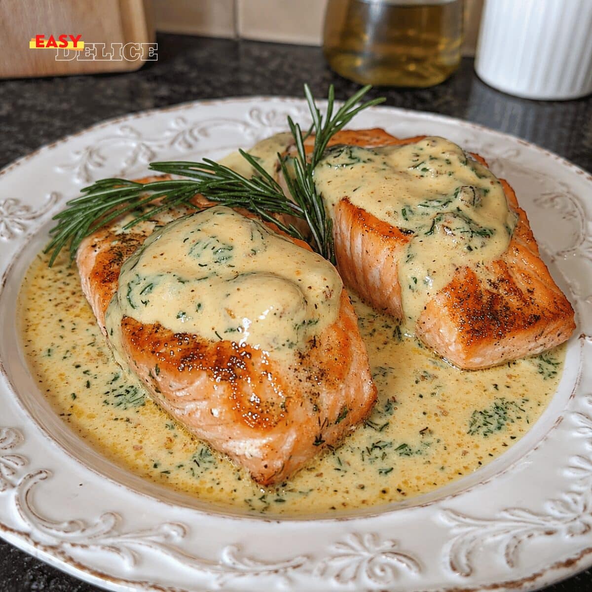 Pavé de Saumon Grillé — Sauce Crémeuse aux Échalotes & Aneth !