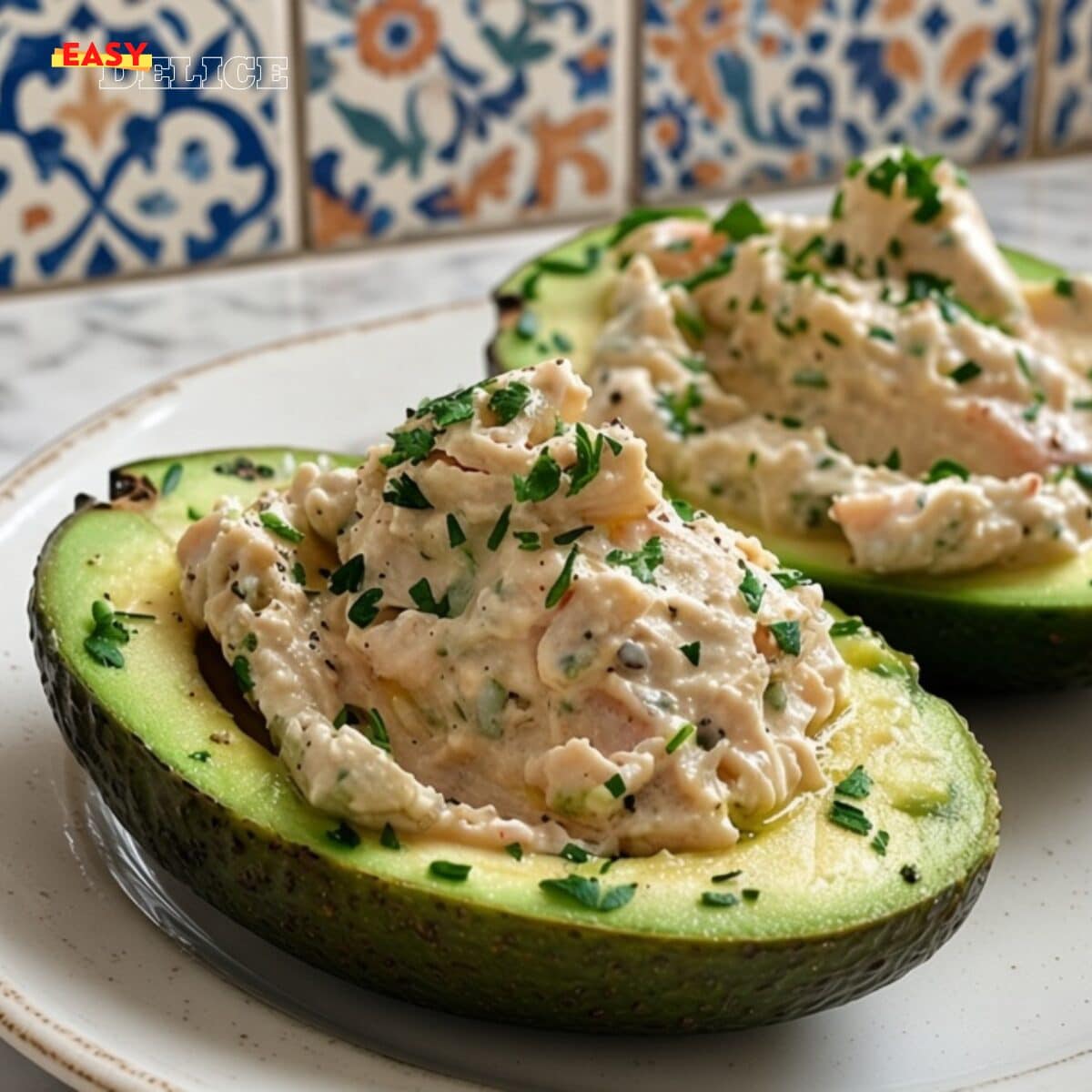 Avocats Farcis aux Rillettes de Thon — Frais, Crémeux et Faciles à Préparer !
