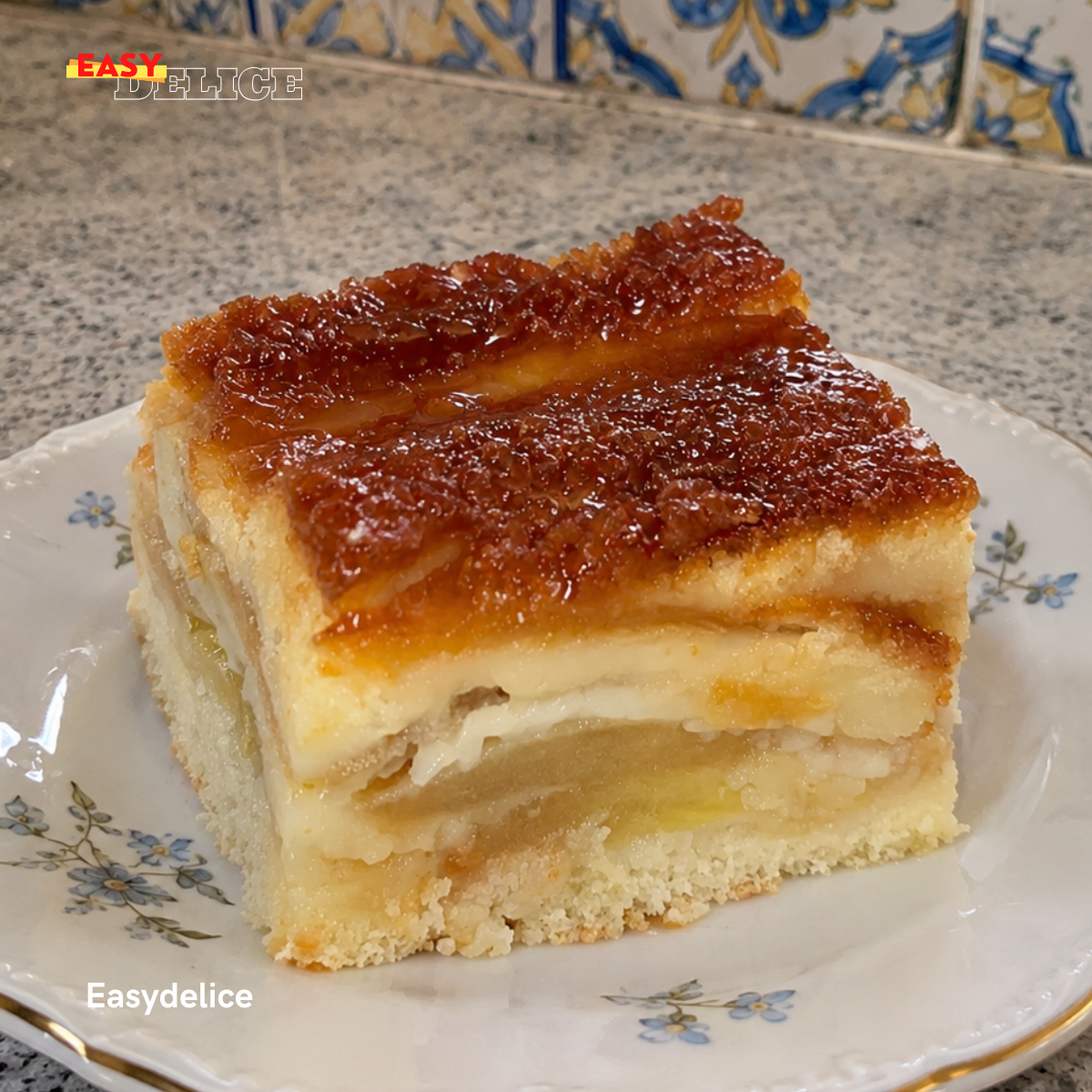 Gâteau Fondant aux Pommes, Crème Vanillée & Caramel au Beurre — Ultra Gourmand et Irrésistible