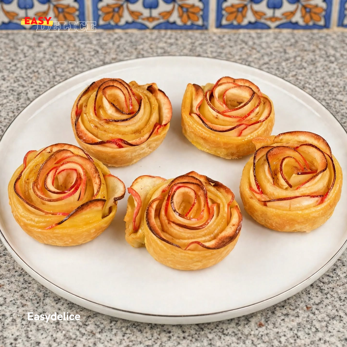 Roses Feuilletées aux Pommes — Croustillantes, Fondantes et Faciles