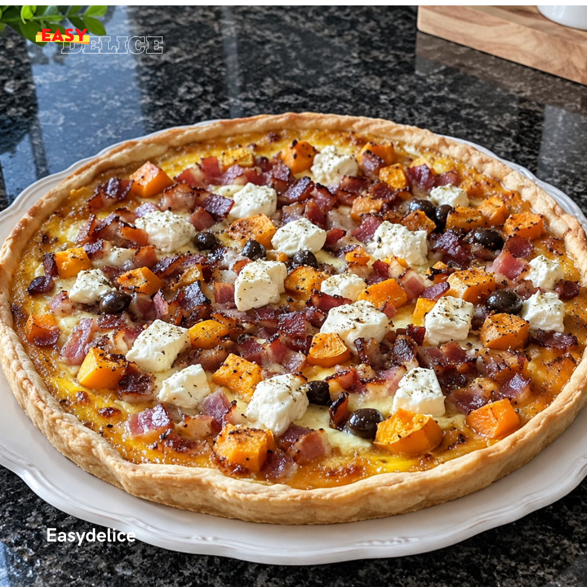 Tarte d’Automne à la Courge Butternut, Chèvre, Lardons & Noisettes