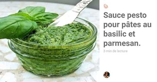 Sauce pesto pour pâtes avec pignons de pin basilic et parmesan.