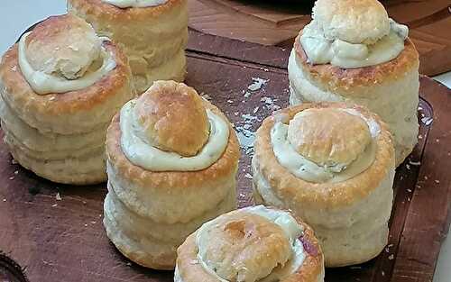 Réussir 1 délicieuse bouchée à la reine fait maison prêt à manger.