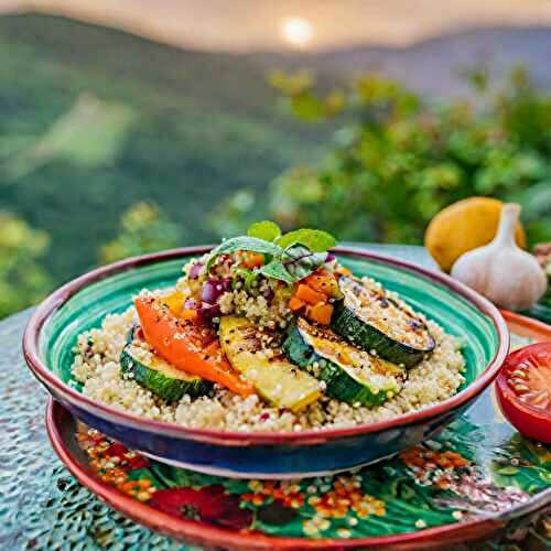 Salade de Quinoa aux Légumes Grillés : Saveurs végétariennes.