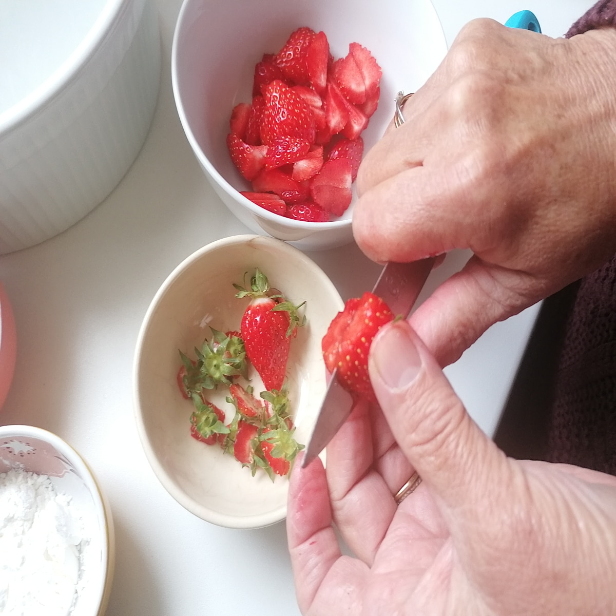 Salade de fraises, burrata et basilic - la recette fraîcheur du Printemps