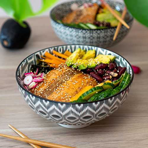 Poke bowl - Sushi bowl saumon, avocat et crudités