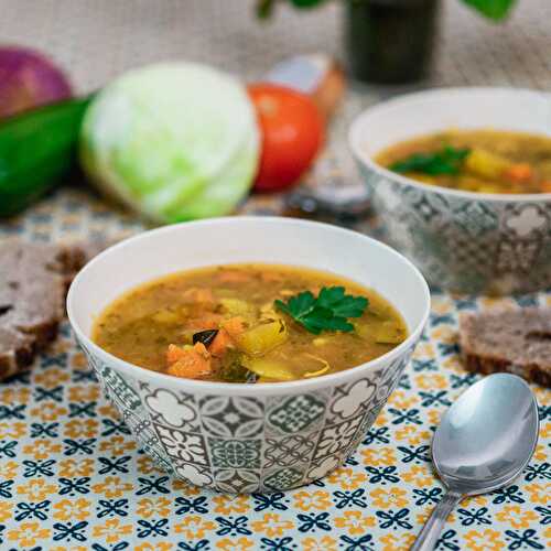 Soupe de légumes marocaine au curcuma