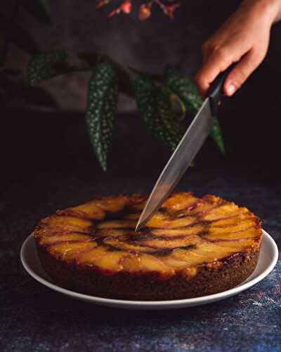 Gâteau renversé aux nectarines - Moelleux aux fruits de saison