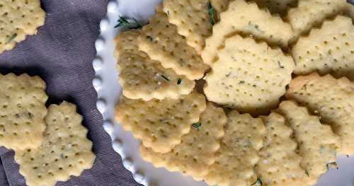 Crackers au parmesan et thym