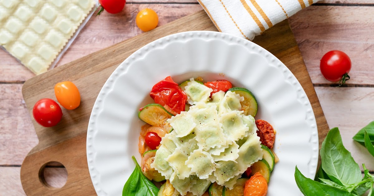 Poêlée de courgettes, tomates cerises, chorizo er ravioles au Comté