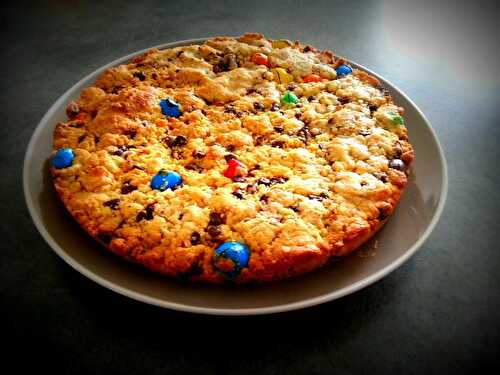 Cookie géant aux pépites de chocolat, noix de Pécan et m&m's