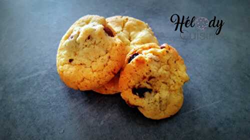 Cookies extra moelleux aux noisettes et raisins, façon mie Caline