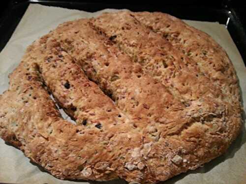 Fougasse jambon fumé et olives