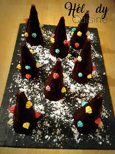 Sapins de Noël au chocolat et mousse carambar