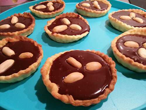 Tartelettes chocolat, caramel aux cacahuètes