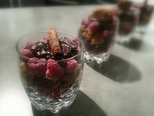 Verrine choco cookies aux framboises